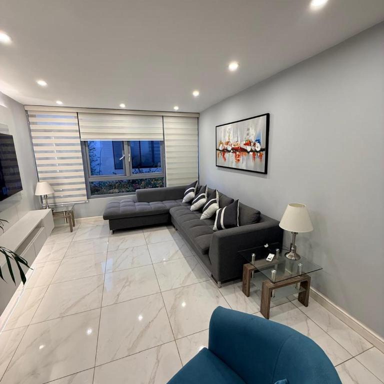 Modern and Cozy Appartment. Exclusive area. - Three-Bedroom Apartment - 5