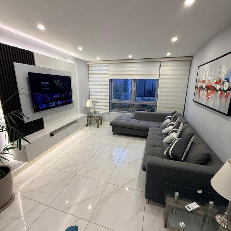 Modern and Cozy Appartment. Exclusive area. - Three-Bedroom Apartment - 3