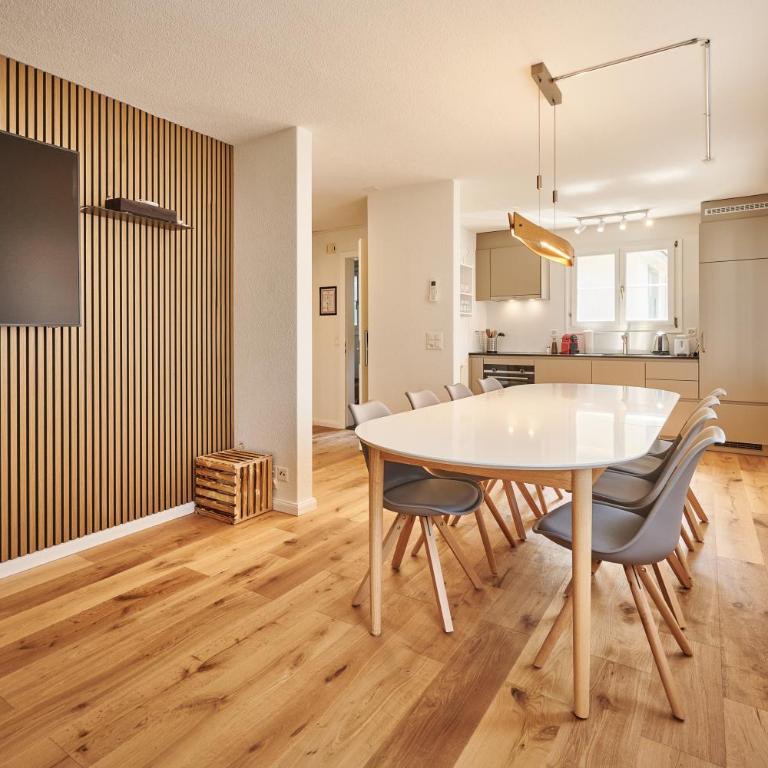 Stay Switzerland Hotel and Apartments - 3 Bedroom Modern City Apartment - 7