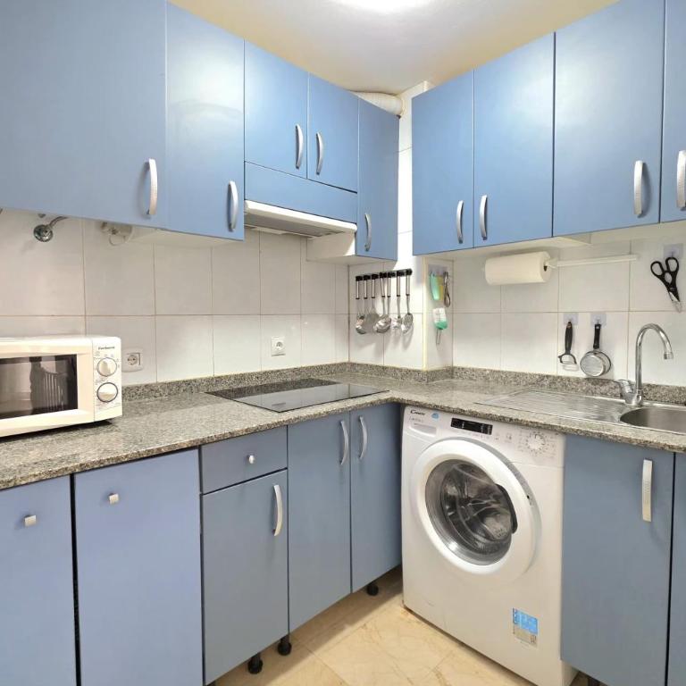 Caleta Beach Apartment - Two-Bedroom Apartment - 5