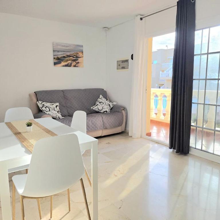 Caleta Beach Apartment - Two-Bedroom Apartment - 15