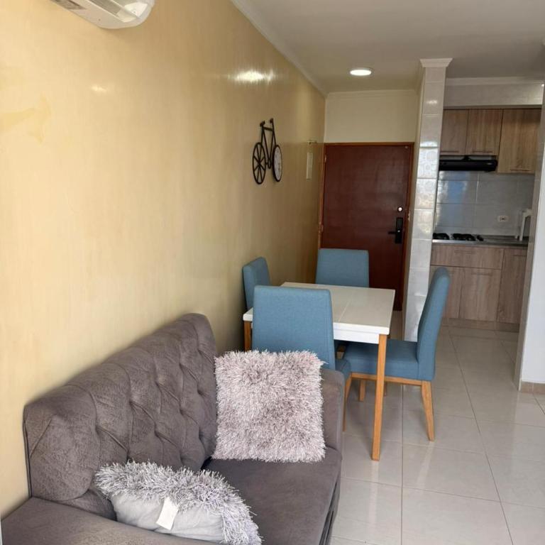 Apartamento de 3 habitaciones amoblado cerca de la playa - Three-Bedroom Apartment - 16