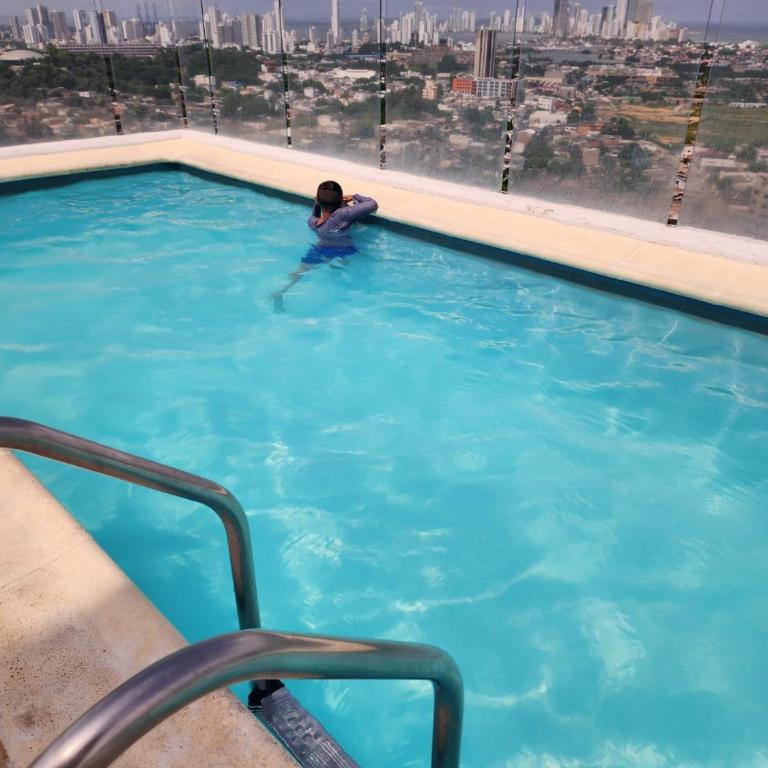 Espectacular apartamento amoblado, Cartagena de Indias. cerca al mar, muy central. - Three-Bedroom Apartment - 2