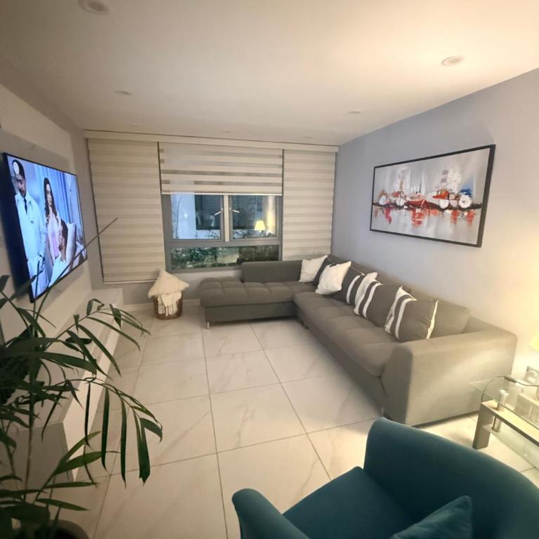 Modern and Cozy Appartment. Exclusive area. - Three-Bedroom Apartment - 1