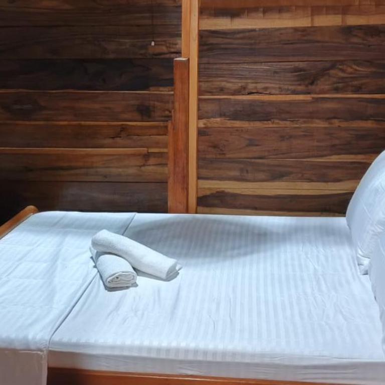 Hostal El Eden Dentro del Parque Tayrona - Habitación Cuádruple Económica con baño compartido - 2