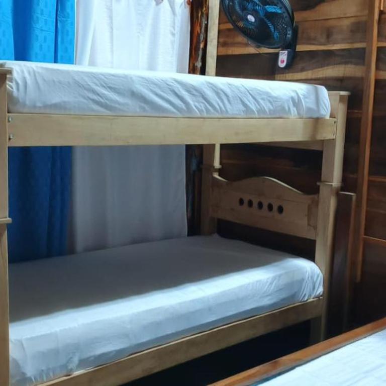 Hostal El Eden Dentro del Parque Tayrona - Habitación Cuádruple Económica con baño compartido - 3