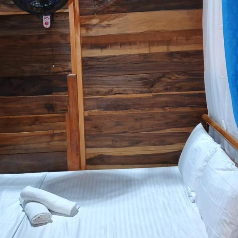 Hostal El Eden Dentro del Parque Tayrona - Habitación Cuádruple Económica con baño compartido - 4