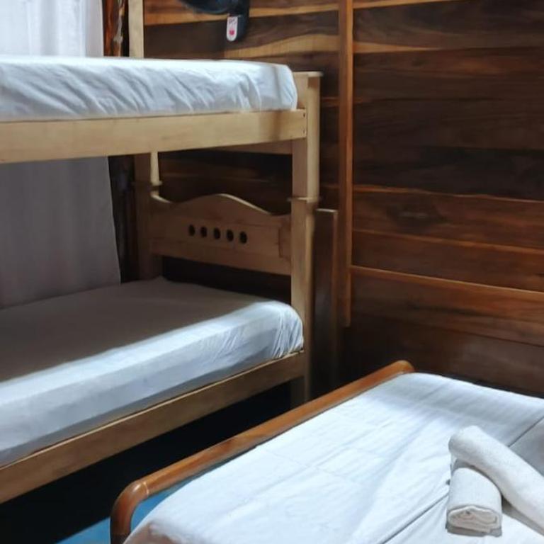 Hostal El Eden Dentro del Parque Tayrona - Habitación Cuádruple Económica con baño compartido - 5