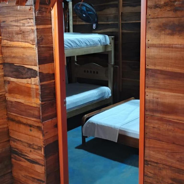 Hostal El Eden Dentro del Parque Tayrona - Habitación Cuádruple Económica con baño compartido - 8