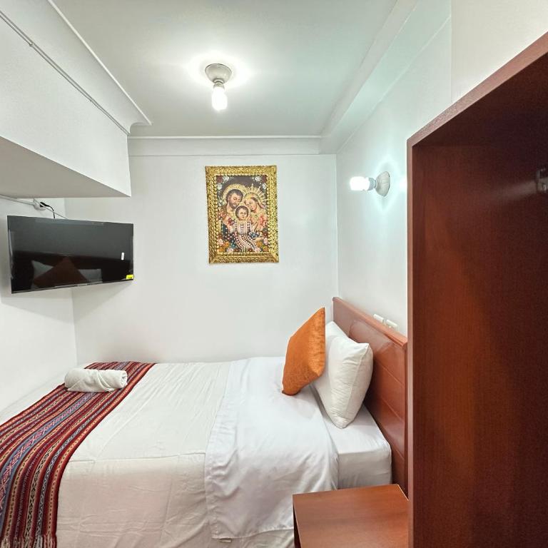 Libertrek Centro Inn - Single Room with Private Bathroom - 2