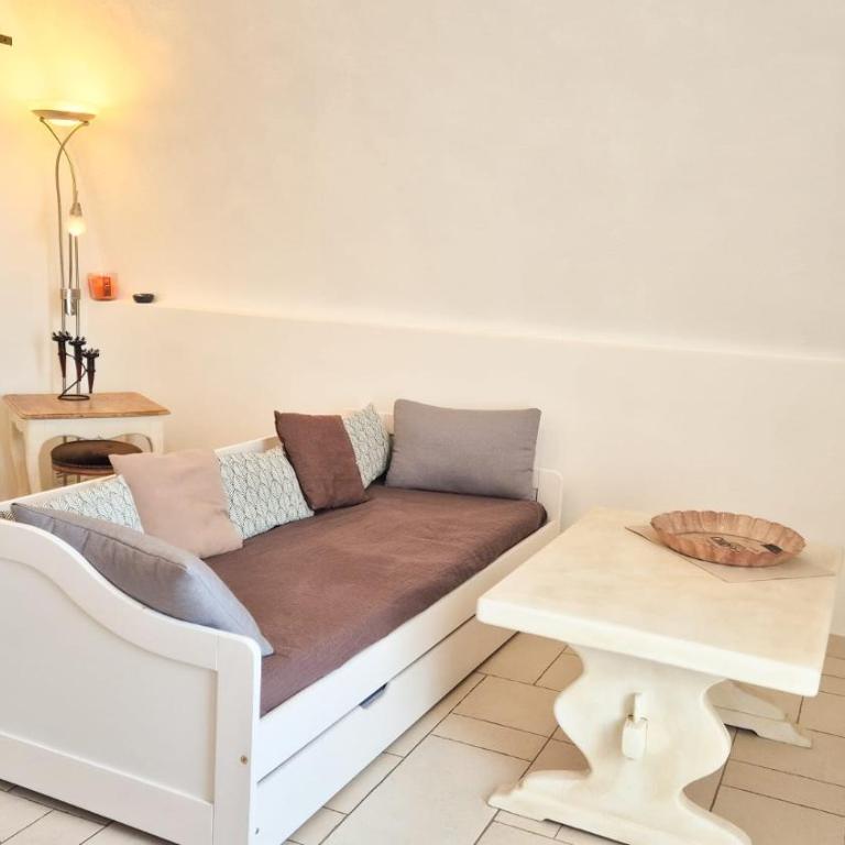 Joli appartement atypique avec terrasse au calme - Appartamento con 1 Camera da Letto - 2