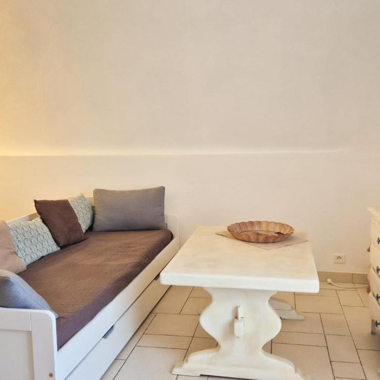 Joli appartement atypique avec terrasse au calme - Appartamento con 1 Camera da Letto - 13