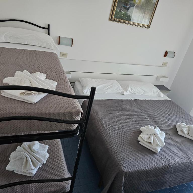 Hotel Sara*** Cesenatico - Camera Quadrupla con Bagno Privato - 2