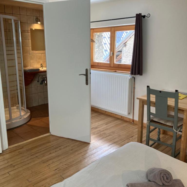 Yak Avenir - Chambre Double ou Lits Jumeaux - 6