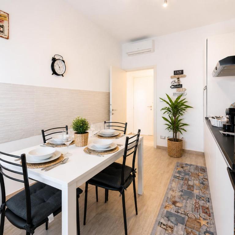 Happy Home - Two-Bedroom Apartment - 12