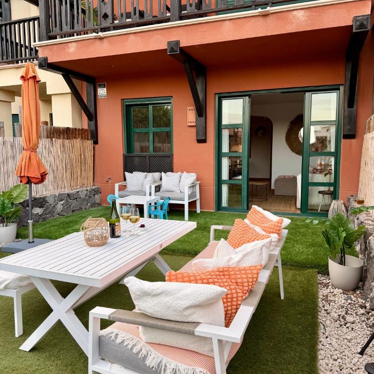 Take It EaSea - Three-Bedroom Apartment - 3