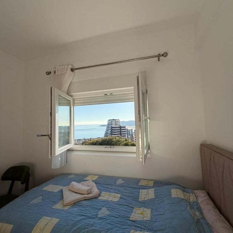 Seafront Serenity - 2BR Beach Walk Apartment - Two-Bedroom Apartment with Sea View - 2