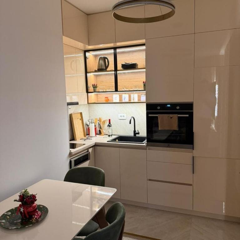 Seafront Serenity - 2BR Beach Walk Apartment - Two-Bedroom Apartment with Sea View - 9