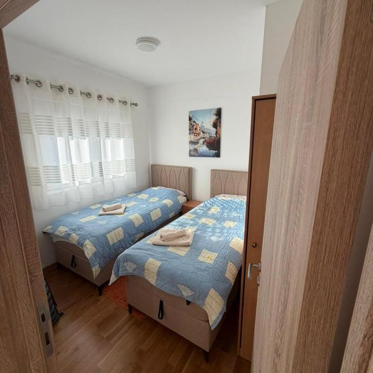 Seafront Serenity - 2BR Beach Walk Apartment - Two-Bedroom Apartment with Sea View - 10