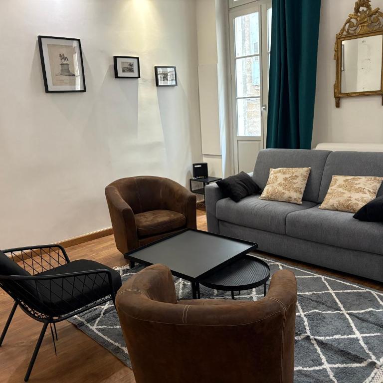 Le musée Fabre, appart de charme , parking gratuit - Apartamento de 1 dormitorio - 2