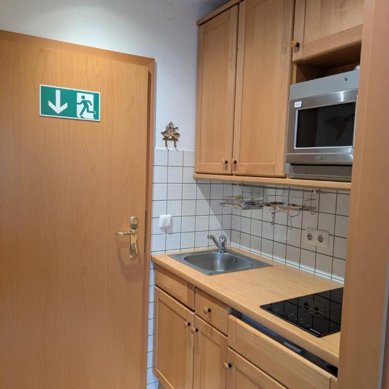 Ferienwohnungen Stuhlreiter GbR - Apartment mit 1 Schlafzimmer und Balkon - 2
