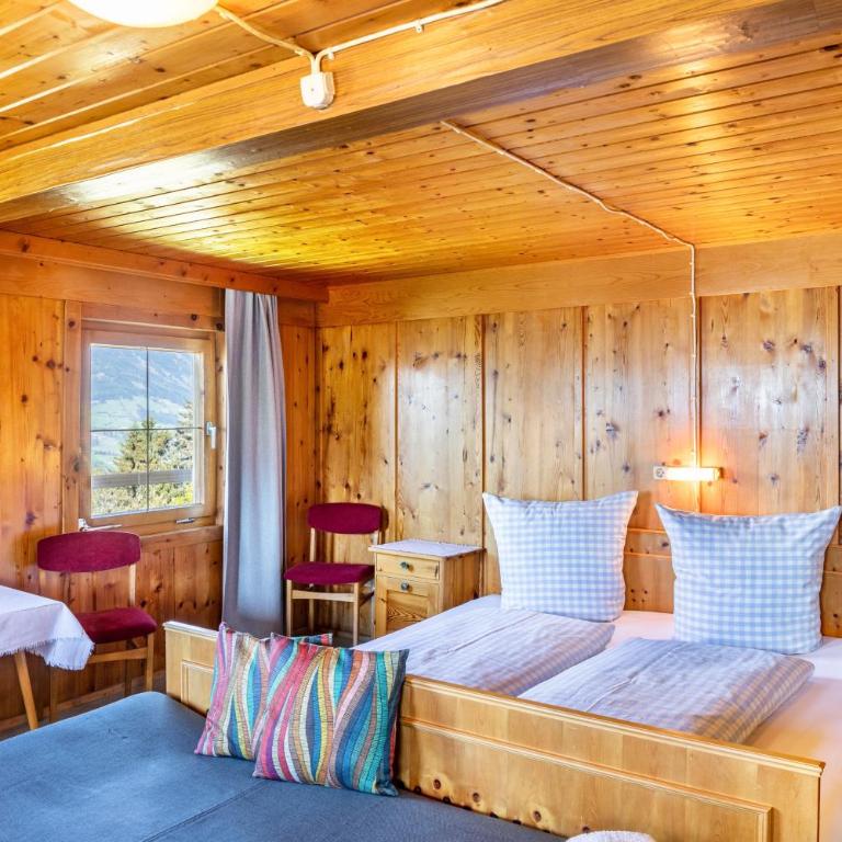 Persalhof Gattererberg - Dreibettzimmer mit Dusche - 3