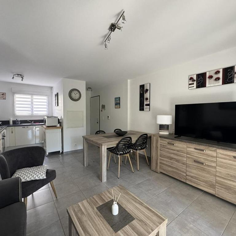 Charmant T3 avec jardin privé, proche plage centre-ville de Calvi - Appartement 2 Chambres avec Terrasse - 4