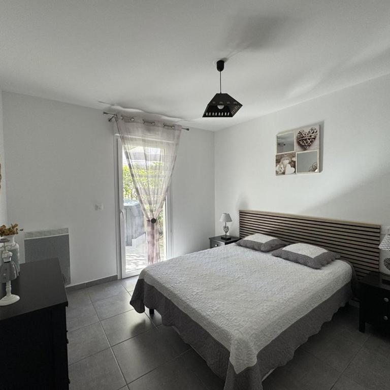 Charmant T3 avec jardin privé, proche plage centre-ville de Calvi - Appartement 2 Chambres avec Terrasse - 6