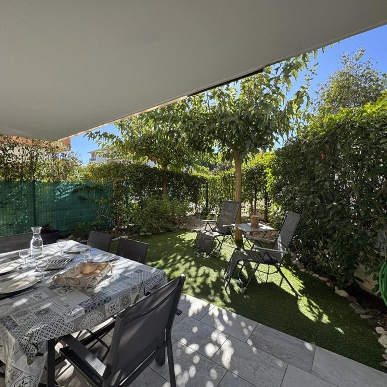 Charmant T3 avec jardin privé, proche plage centre-ville de Calvi - Appartement 2 Chambres avec Terrasse - 9