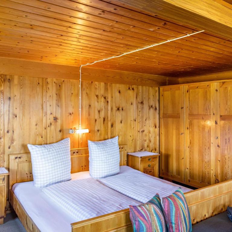 Persalhof Gattererberg - Dreibettzimmer mit Dusche - 5