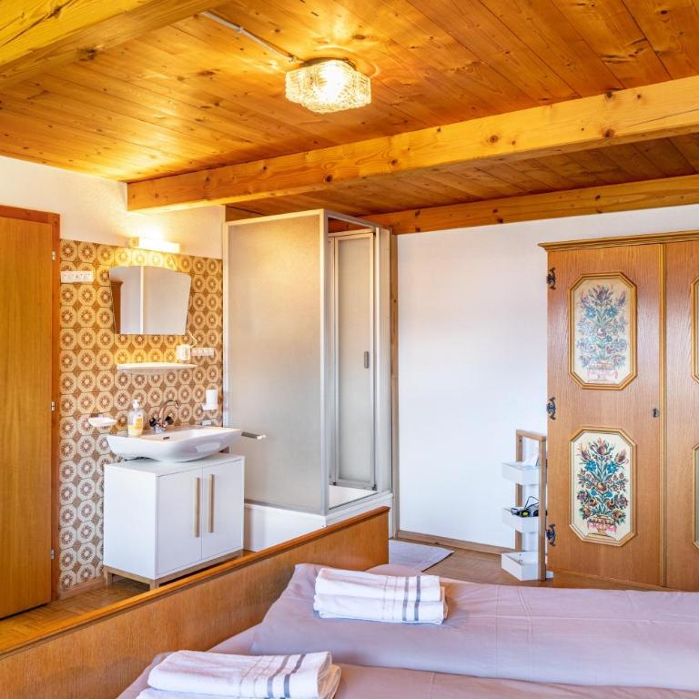 Persalhof Gattererberg - Doppelzimmer mit Bergblick - 8