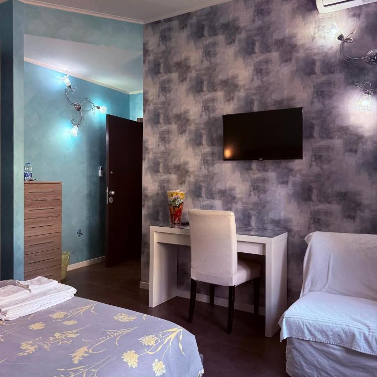 B&B Roma - Superior Double Room with Private Bathroom - 4
