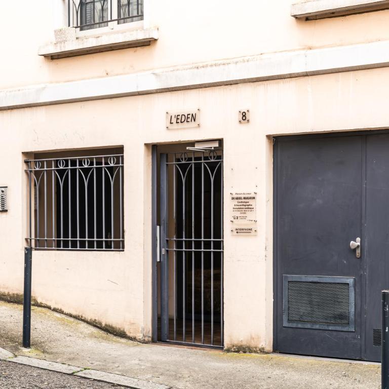 Suite&Spa -Love Room Jacuzzi&Sauna Privatif Vienne - Appartement 1 Chambre - 25