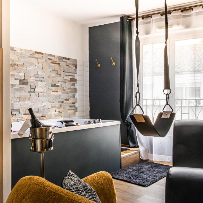 Suite&Spa -Love Room Jacuzzi&Sauna Privatif Vienne - Appartement 1 Chambre - 10
