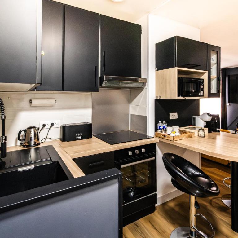 Suite&Spa -Love Room Jacuzzi&Sauna Privatif Vienne - Appartement 1 Chambre - 23