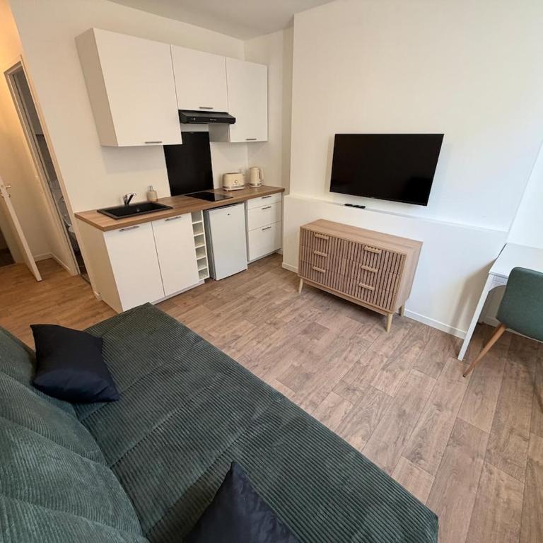 Le Petit Séjour, studio en hypercentre - Apartment - 3