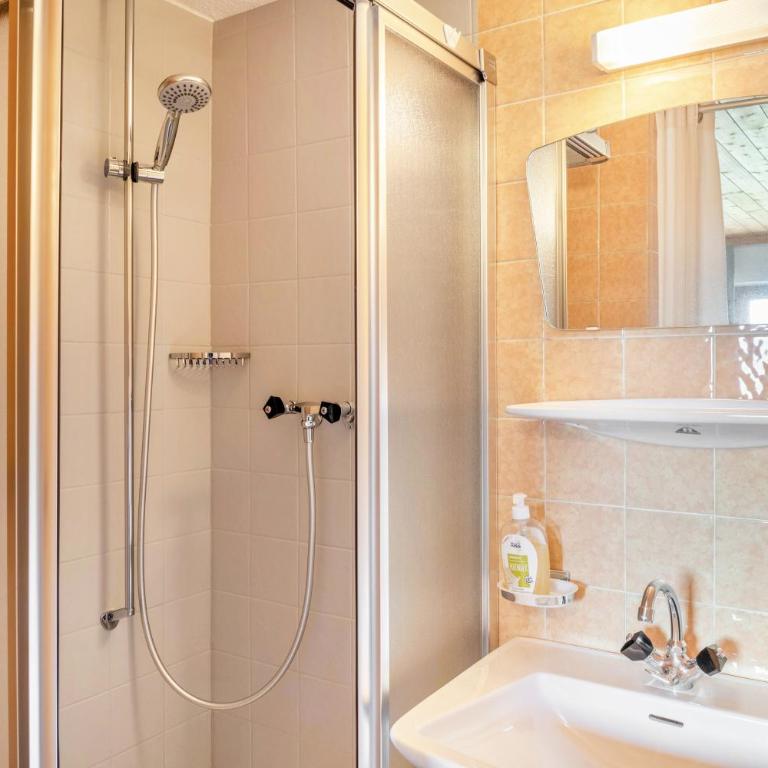 Persalhof Gattererberg - Doppelzimmer mit Bergblick - 8