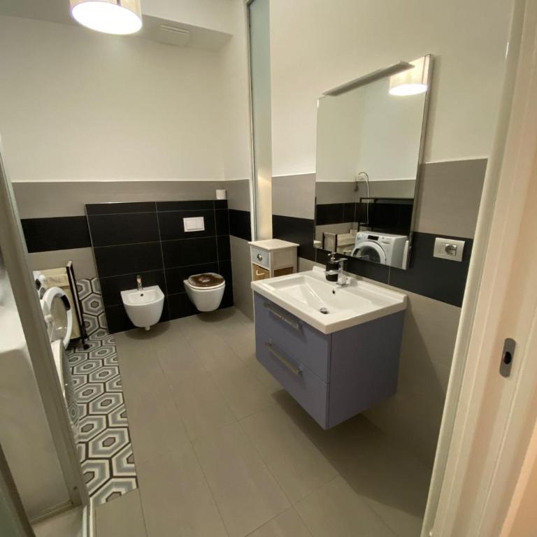 LM Central House - Appartamento con 2 Camere da Letto - 14