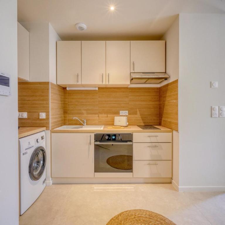 Appartement Climatisé Hémérac -Arcachon Centre - Apartment with Shower - 3