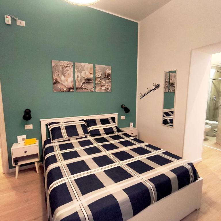 DIMORA NONNA ELENA - Quartieri Spagnoli "Premium Suite" - Family Room with Private Bathroom - 9