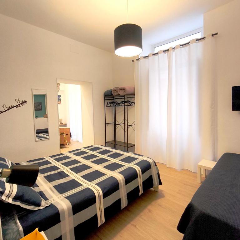 DIMORA NONNA ELENA - Quartieri Spagnoli "Premium Suite" - Family Room with Private Bathroom - 1