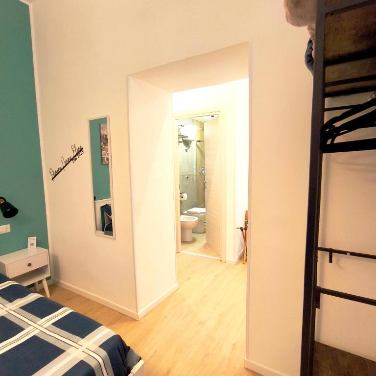 DIMORA NONNA ELENA - Quartieri Spagnoli "Premium Suite" - Family Room with Private Bathroom - 2