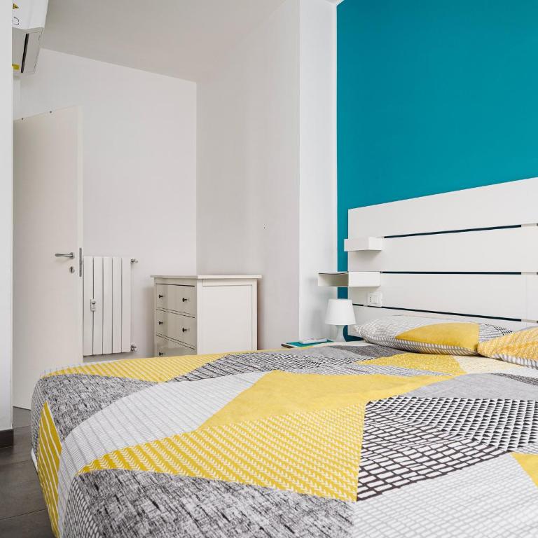 NEW - 2BR - 2 Baths - A-C - M2 Cimiano - Bus 53 - Appartamento con 2 Camere da Letto - 5