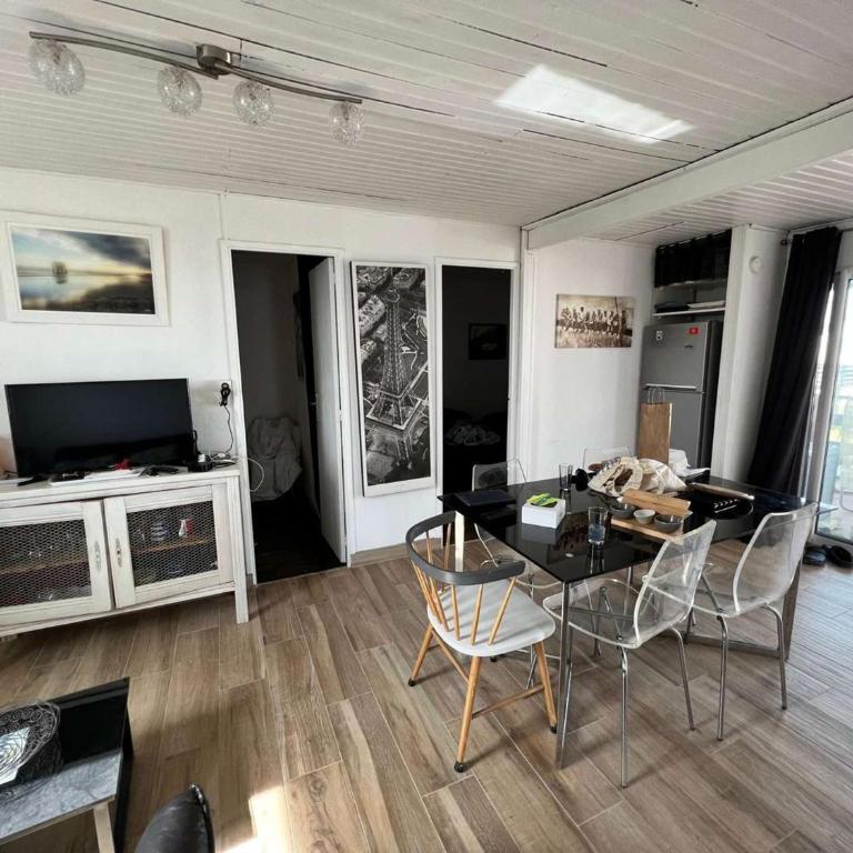 AIG 94 – Chalet en rangée – Gruissan – 6 personnes - Chalet 3 Chambres - 9