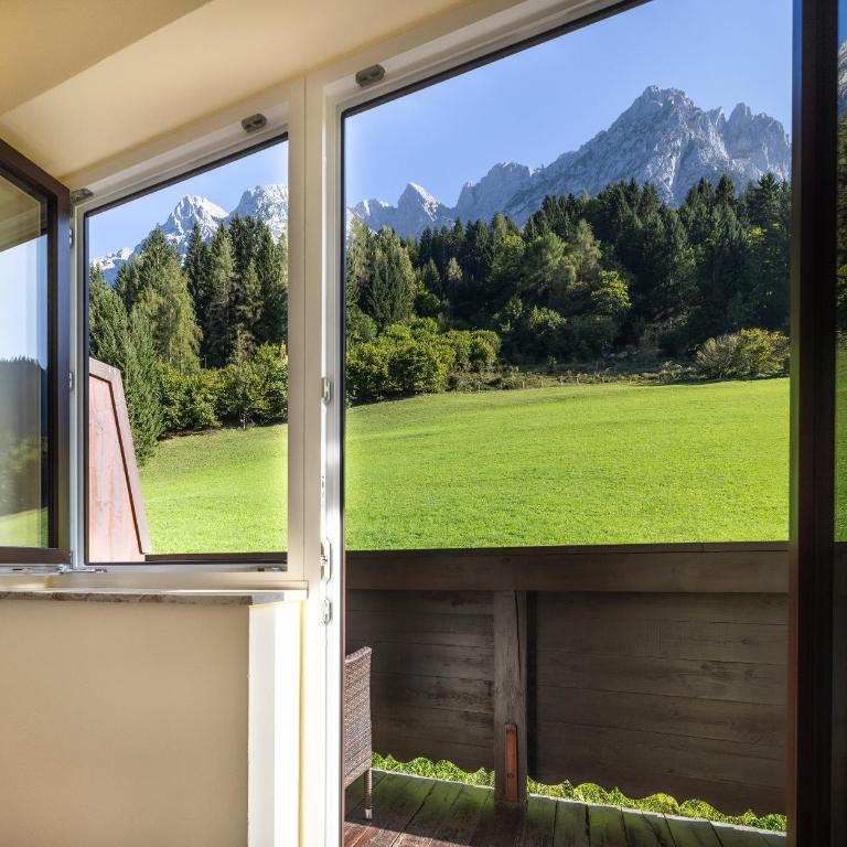 Der Burgblick-Adults Only 24 H Self Check In - Kleines Deluxe Doppelzimmer mit Wiesenblick und Balkon - 7
