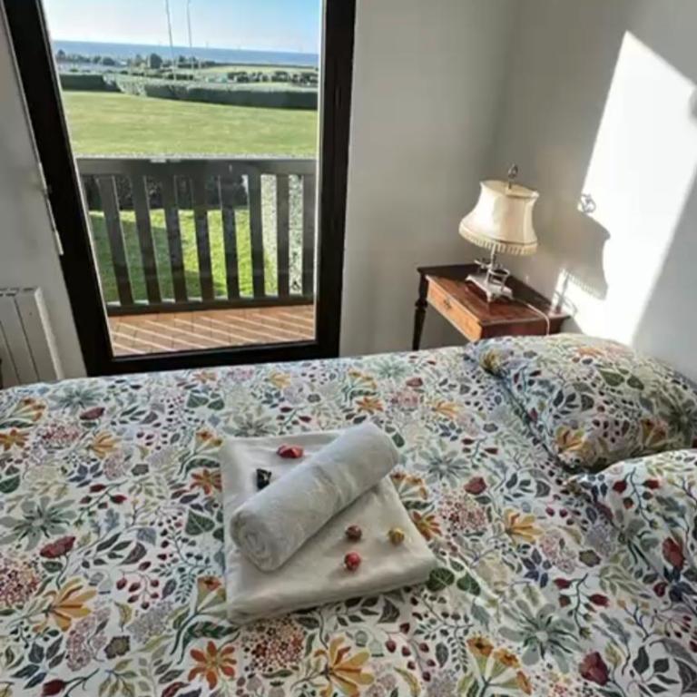 Charming beachfront apartment in Deauville - Two-Bedroom Apartment - 1