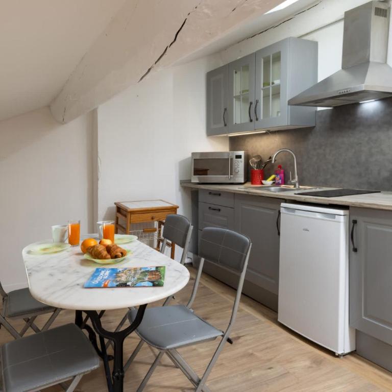 T2 cosy sous combles proche Canal du Midi & Cité - Apartment - 12