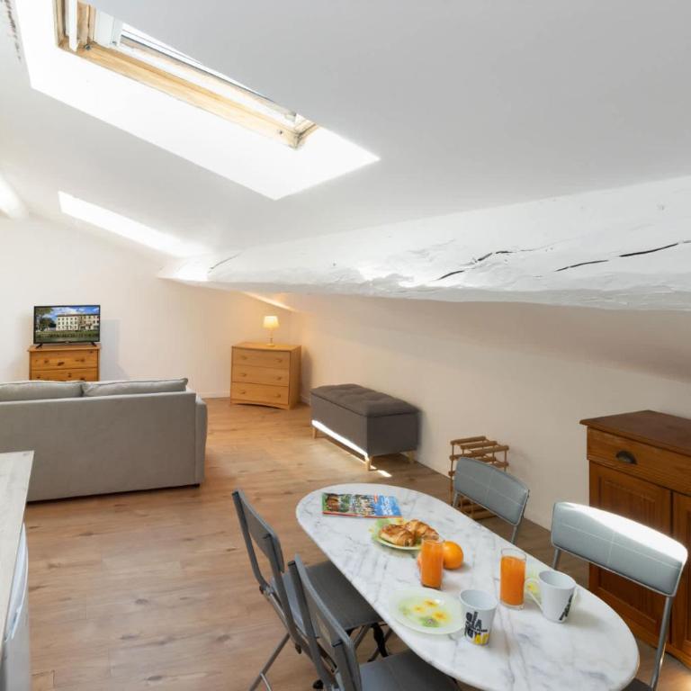 T2 cosy sous combles proche Canal du Midi & Cité - Apartment - 13