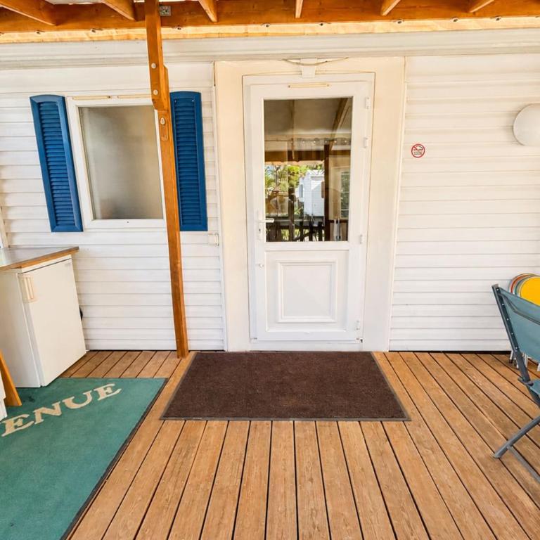 Mobil-home tout confort Camping de lEscale C43 terrasse piscine & plages - Bungalow - 11