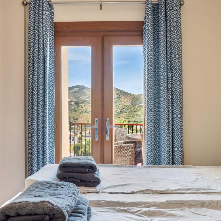Dream Stay! 15 Guests, Big Pool with Heating Option at Extra Cost, Sea view! - Villa with Private Pool - 22